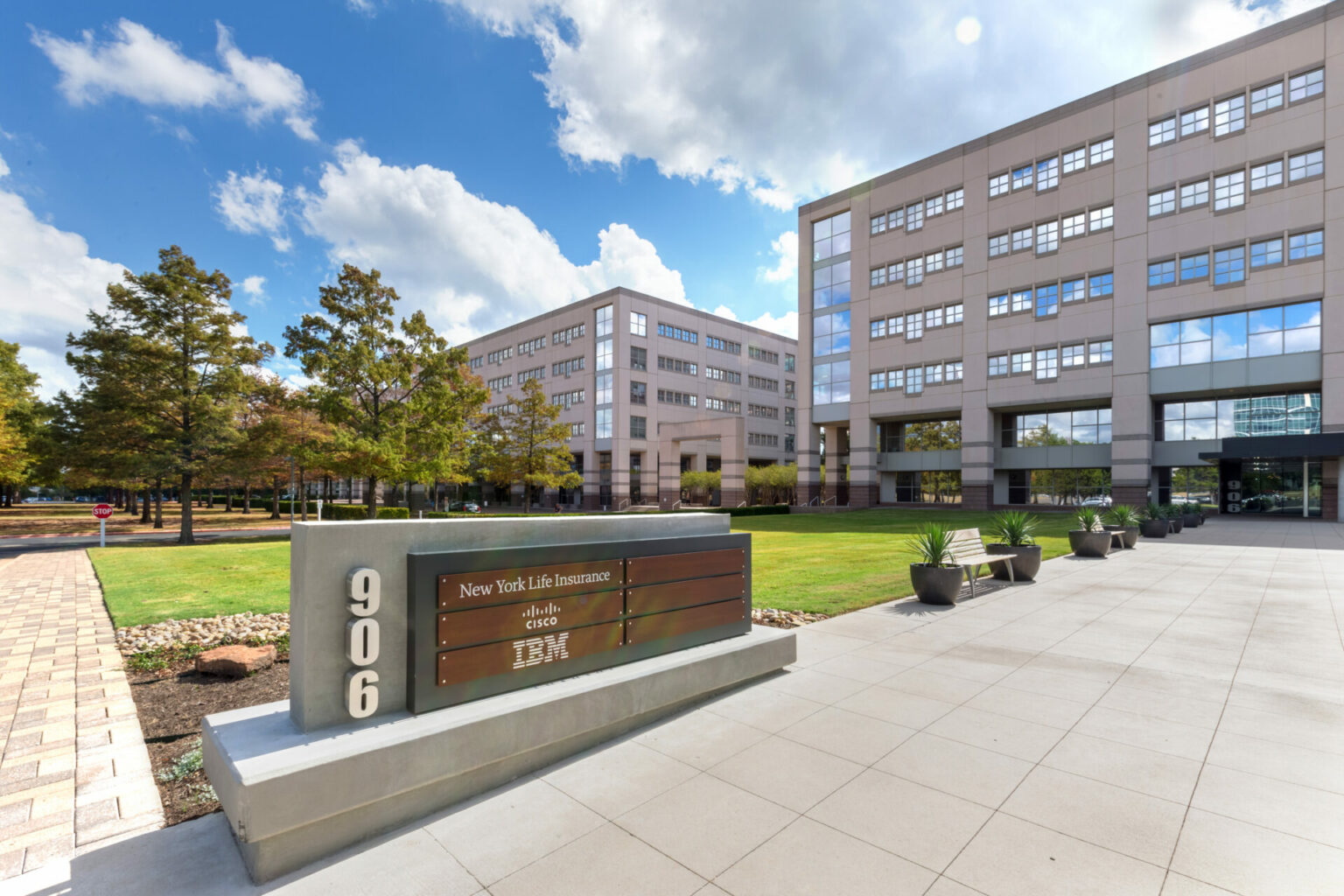 A Dynamic Hub Uptown ATX